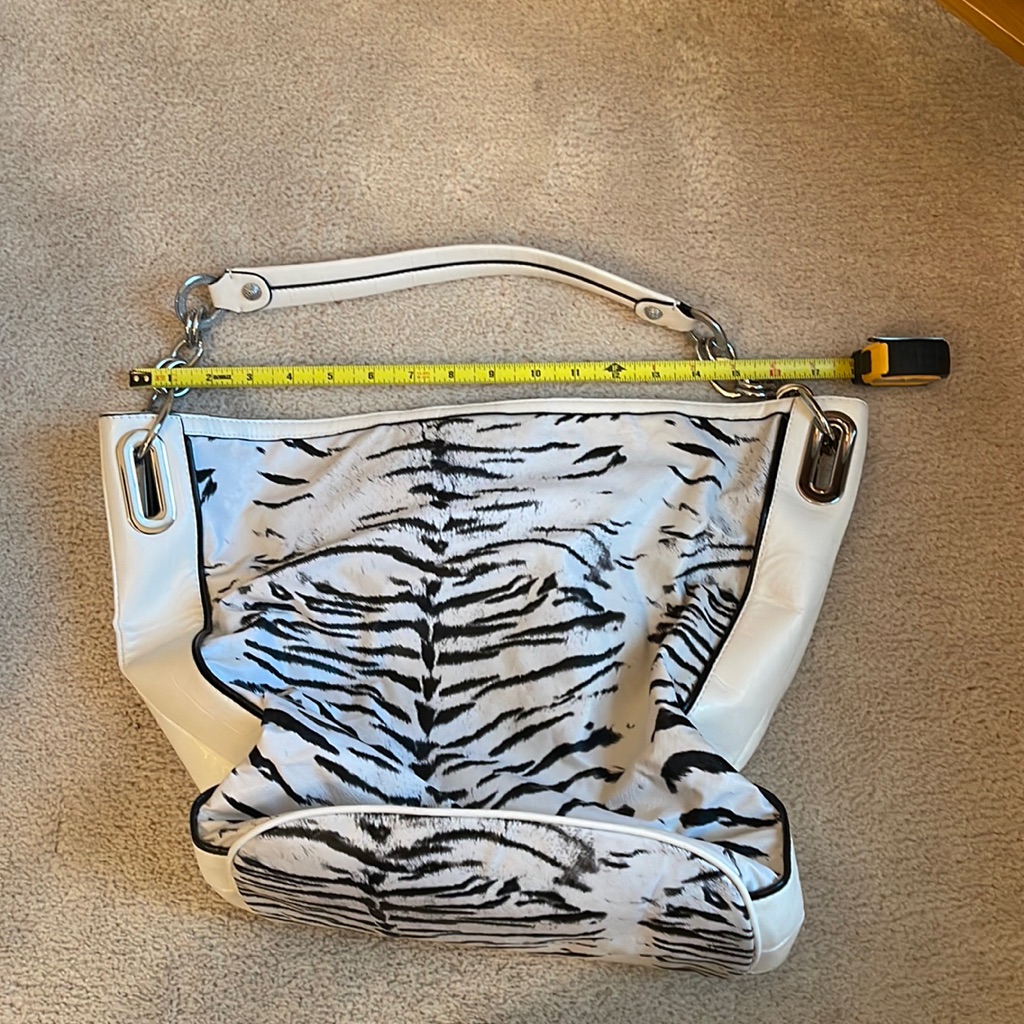 Maxx Zebra Large Tote Very Clean Condition Maxx Zebra Large Tote Very Clean Condition